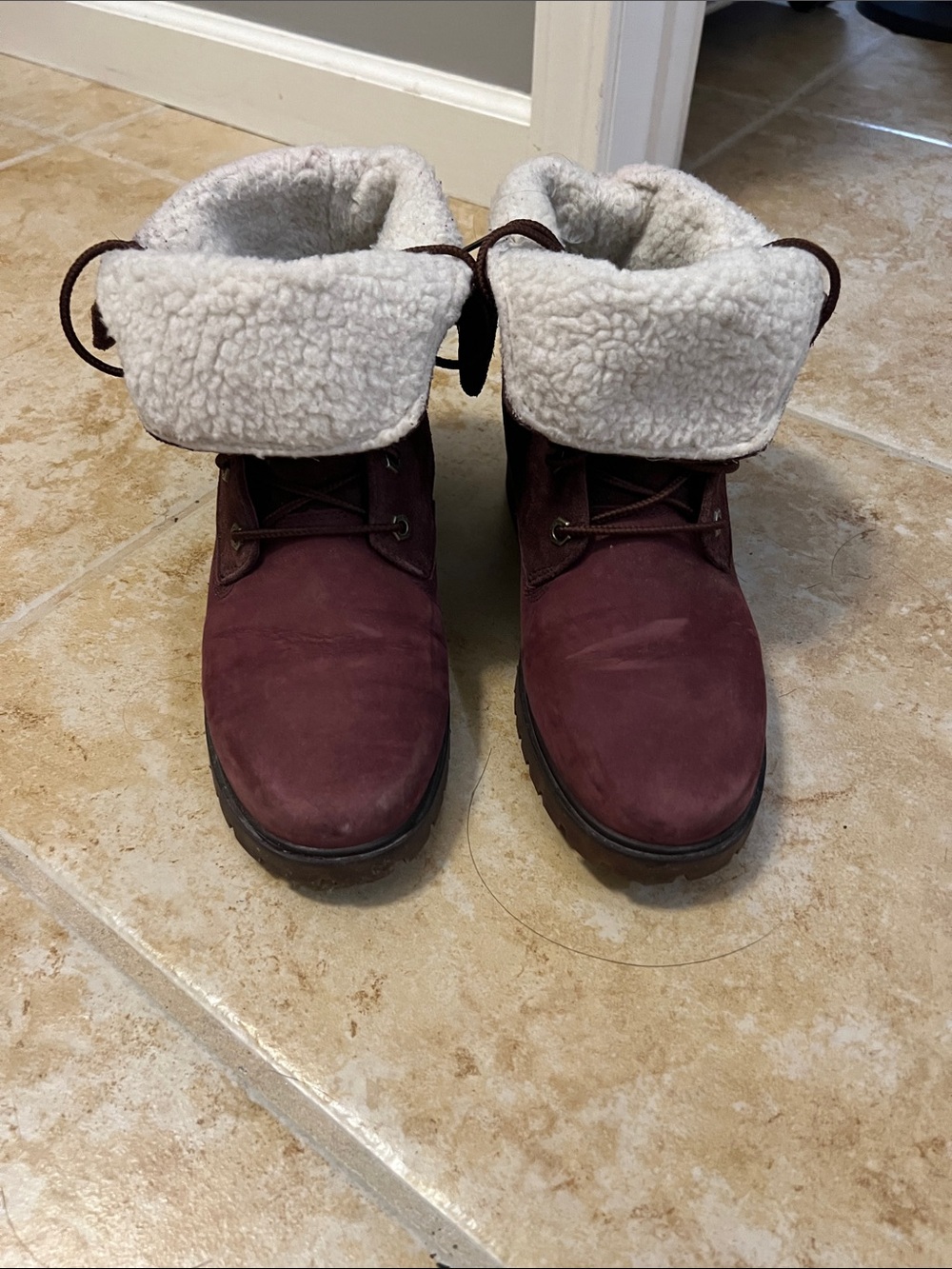 Timberland Women's Burgundy Suede Lace-Up Winter Boots
